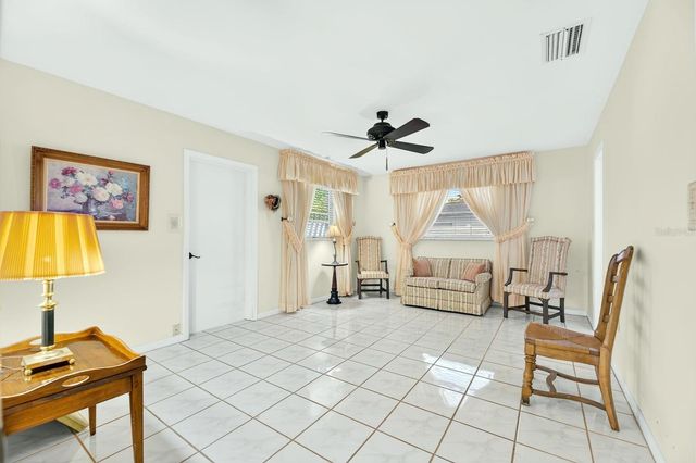 521 S LARRY CIRCLE, Brandon, FL 33511