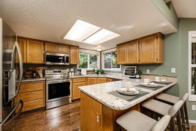 6071 N Drake Way, Garden City, ID 83714