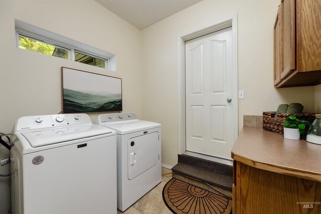 6071 N Drake Way, Garden City, ID 83714