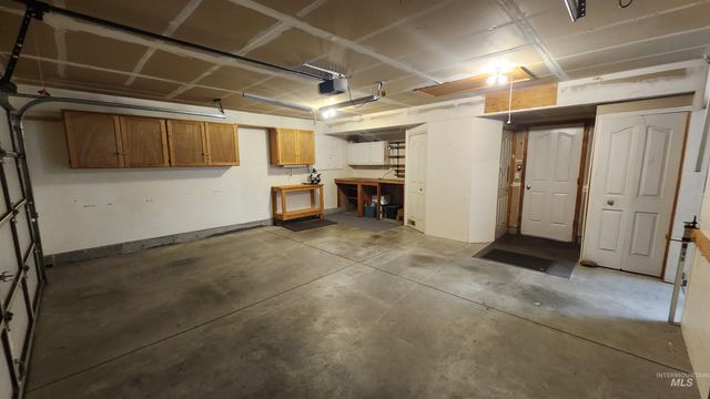 6071 N Drake Way, Garden City, ID 83714
