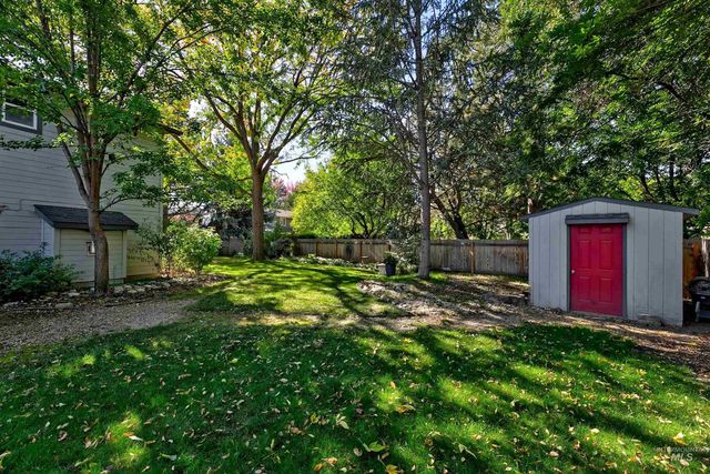 6071 N Drake Way, Garden City, ID 83714