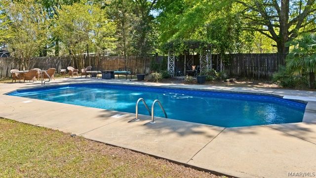 51 Kingston Drive, Pike Road, AL 36064