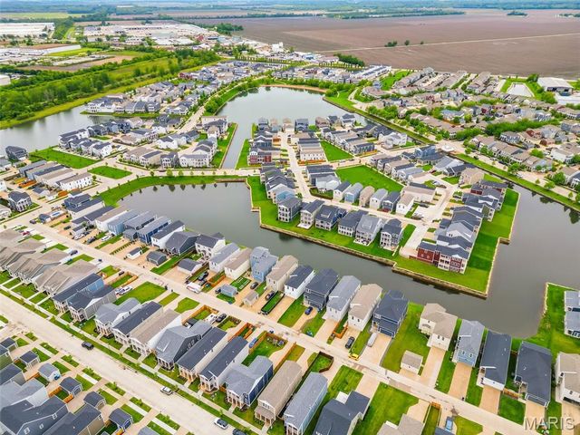 1064 Dyess Way, St Charles, MO 63301