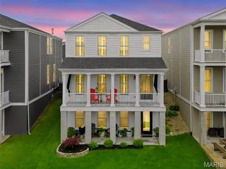 1064 Dyess Way, St Charles, MO 63301