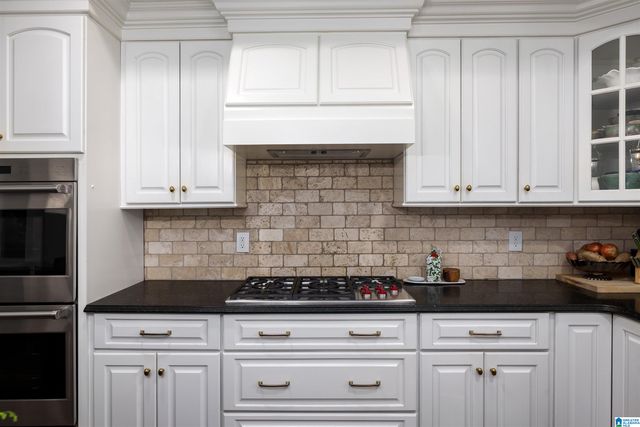 2201 CHANTICLEER LANE, Vestavia Hills, AL 35216