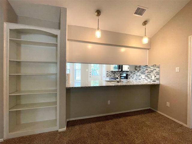 1008 Cresswell DR, Pflugerville, TX 78660