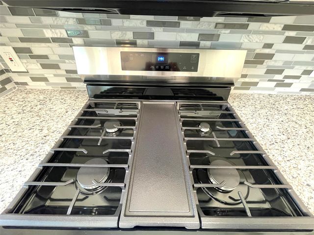 1008 Cresswell DR, Pflugerville, TX 78660