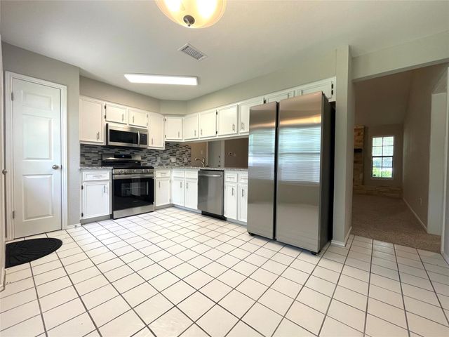 1008 Cresswell DR, Pflugerville, TX 78660