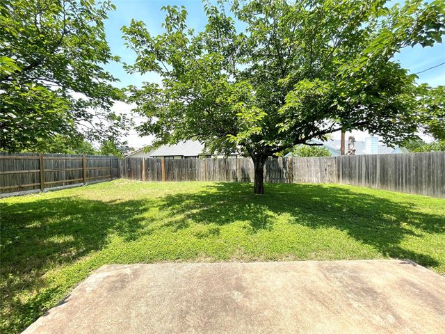1008 Cresswell DR, Pflugerville, TX 78660