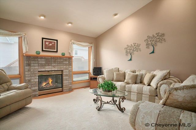 6224 NORTHVIEW DR, Cheyenne, WY 82009