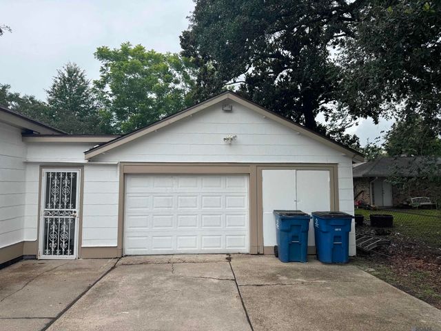 734 Maryland Ave, Port Allen, LA 70767