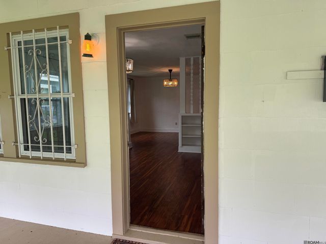 734 Maryland Ave, Port Allen, LA 70767