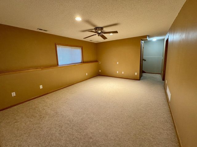 7431 Dupont Avenue N, Brooklyn Park, MN 55444