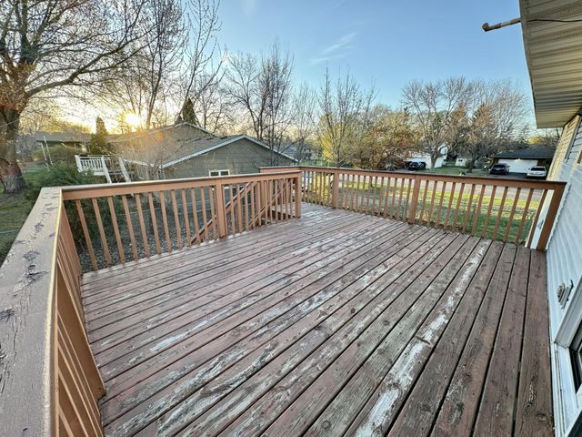 7431 Dupont Avenue N, Brooklyn Park, MN 55444