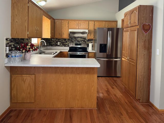 7431 Dupont Avenue N, Brooklyn Park, MN 55444