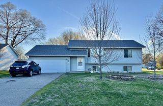 7431 Dupont Avenue N, Brooklyn Park, MN 55444