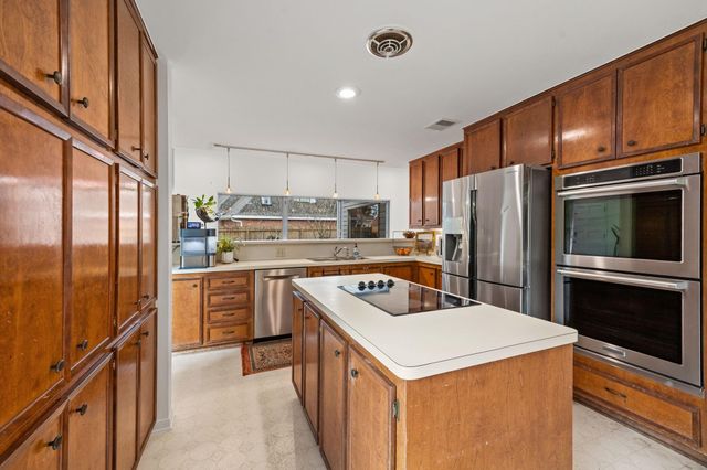 8011 Suspiro Drive, Houston, TX 77083