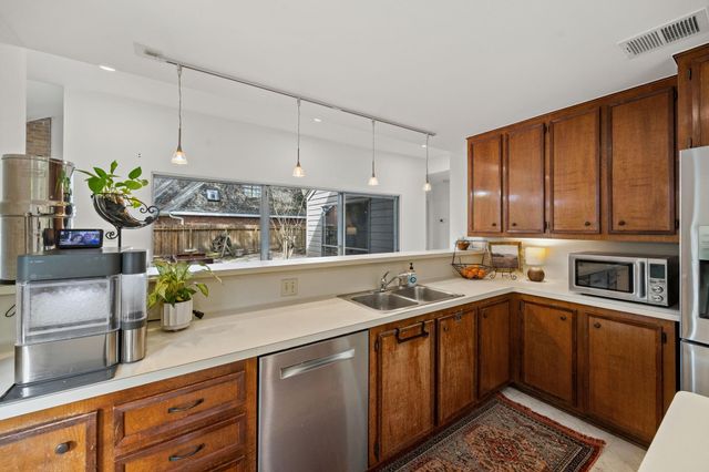 8011 Suspiro Drive, Houston, TX 77083