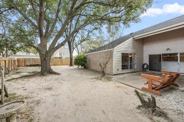 8011 Suspiro Drive, Houston, TX 77083