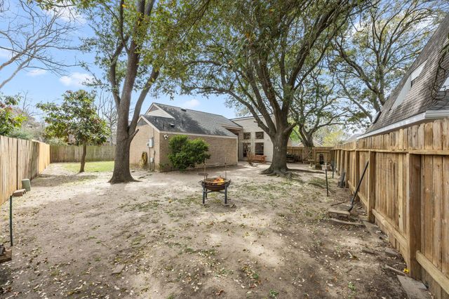 8011 Suspiro Drive, Houston, TX 77083