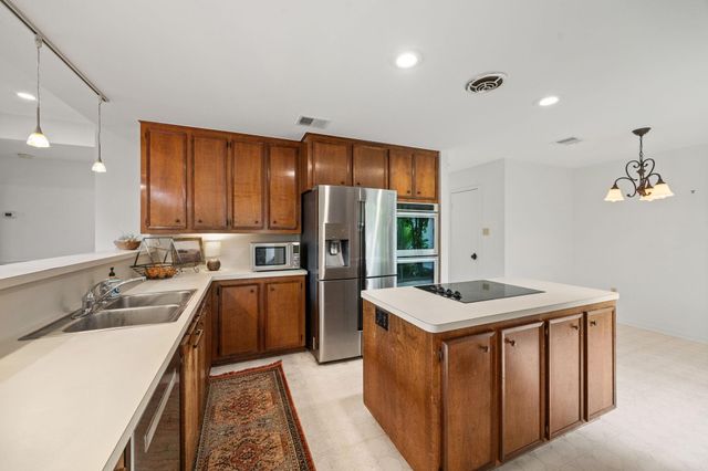 8011 Suspiro Drive, Houston, TX 77083