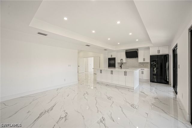 240 33rd AVE NE, Naples, FL 34120