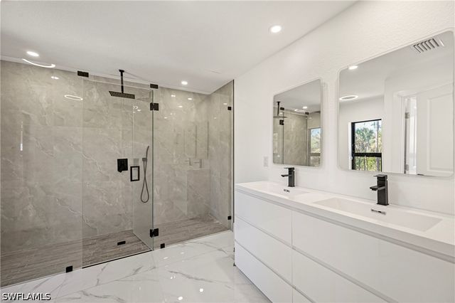 240 33rd AVE NE, Naples, FL 34120