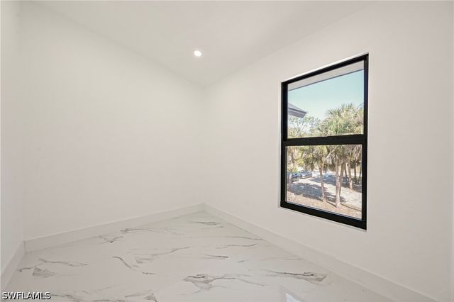 240 33rd AVE NE, Naples, FL 34120