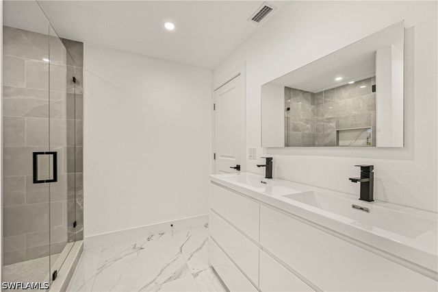 240 33rd AVE NE, Naples, FL 34120