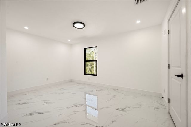 240 33rd AVE NE, Naples, FL 34120