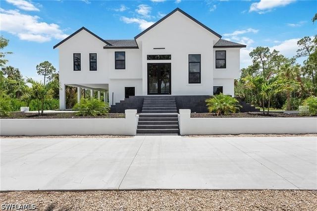 240 33rd AVE NE, Naples, FL 34120