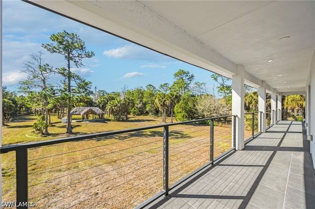 240 33rd AVE NE, Naples, FL 34120