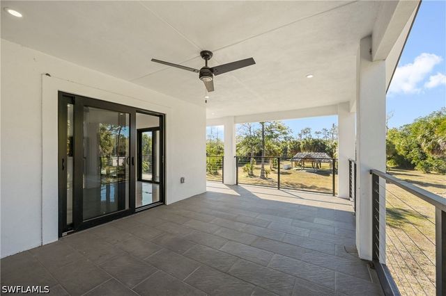 240 33rd AVE NE, Naples, FL 34120