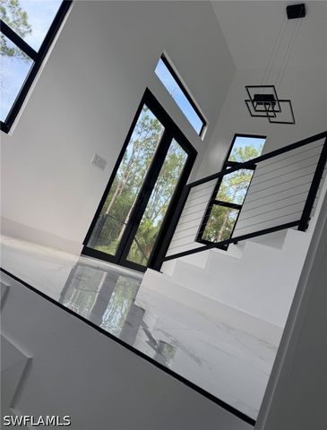 240 33rd AVE NE, Naples, FL 34120