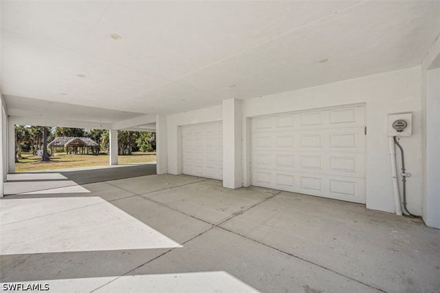 240 33rd AVE NE, Naples, FL 34120