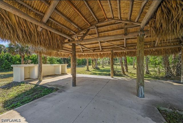 240 33rd AVE NE, Naples, FL 34120