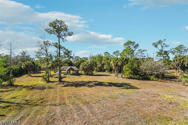 240 33rd AVE NE, Naples, FL 34120