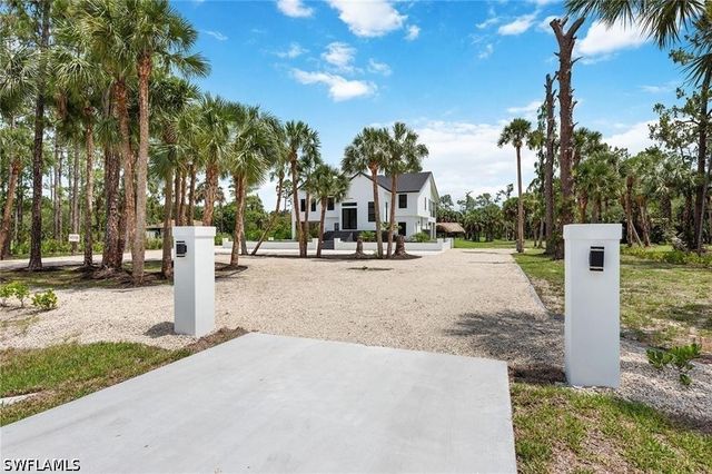 240 33rd AVE NE, Naples, FL 34120