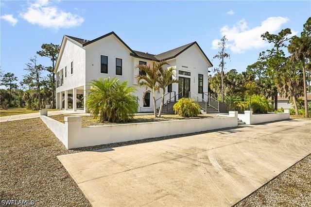 240 33rd AVE NE, Naples, FL 34120