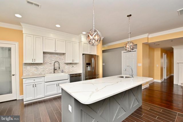 8018 FORDSON RD, Alexandria, VA 22306