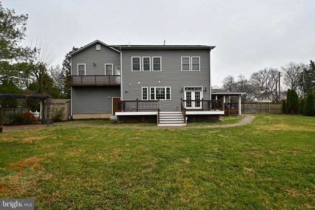 8018 FORDSON RD, Alexandria, VA 22306