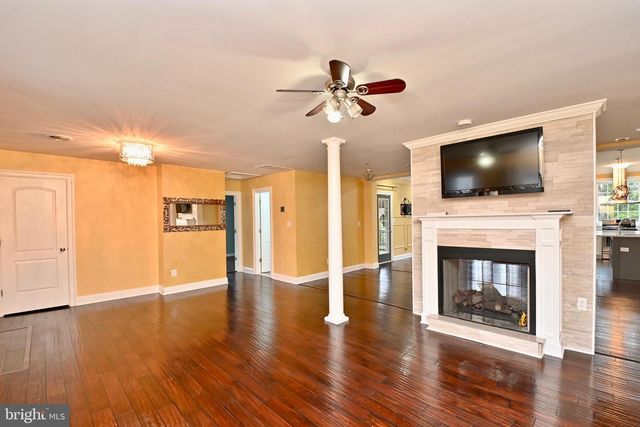 8018 FORDSON RD, Alexandria, VA 22306