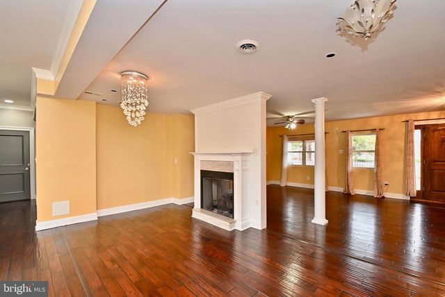 8018 FORDSON RD, Alexandria, VA 22306