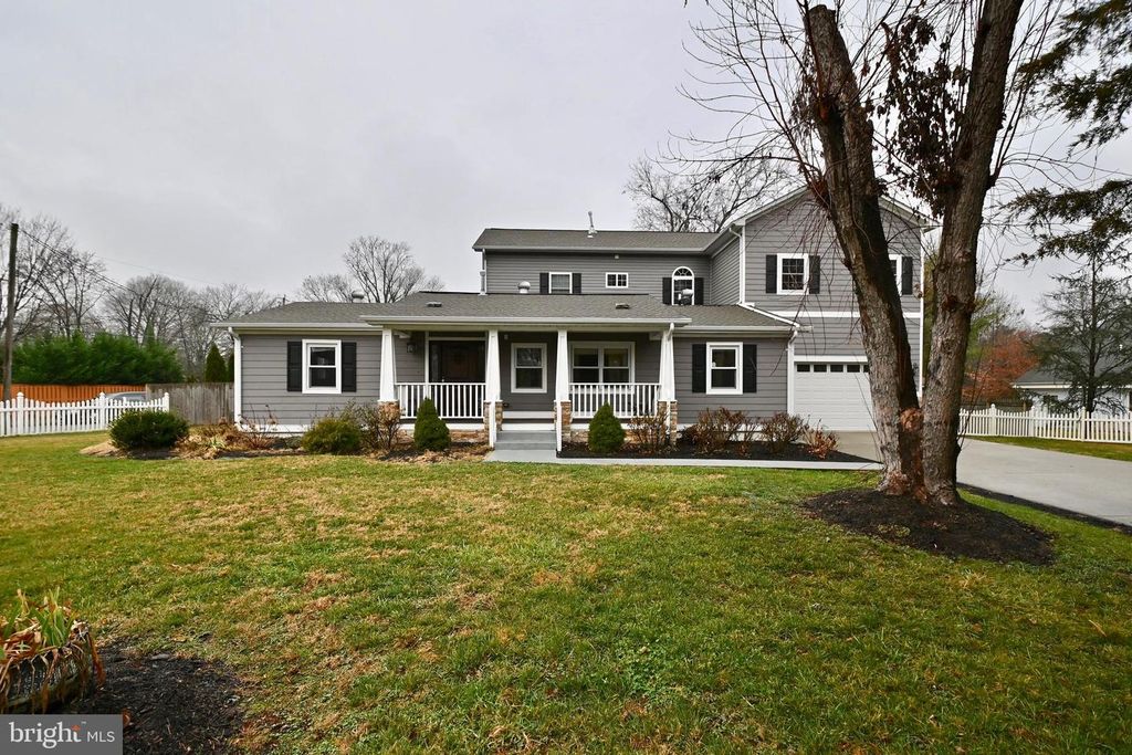 8018 FORDSON RD, Alexandria, VA 22306