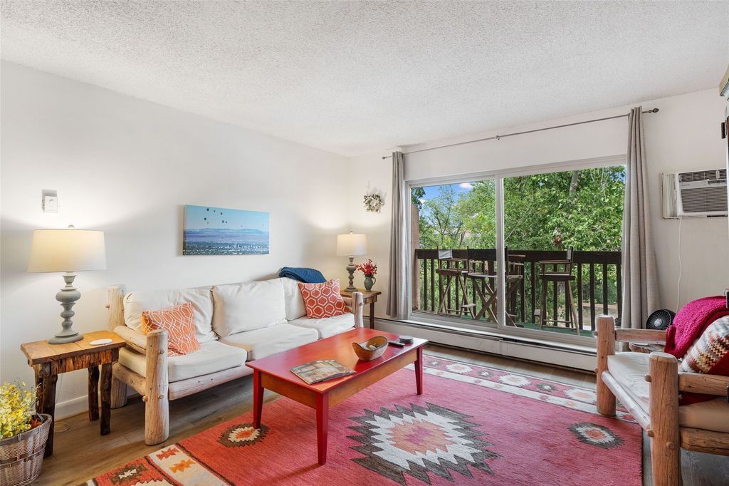 147 Calle Ojo Feliz U, Santa Fe, NM 87505