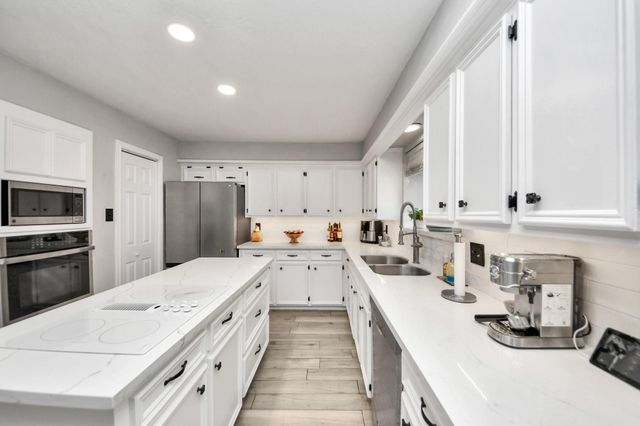 3210 Deer Creek Drive, Sugar Land, TX 77478