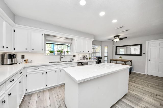 3210 Deer Creek Drive, Sugar Land, TX 77478