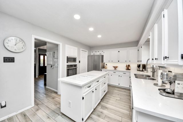 3210 Deer Creek Drive, Sugar Land, TX 77478