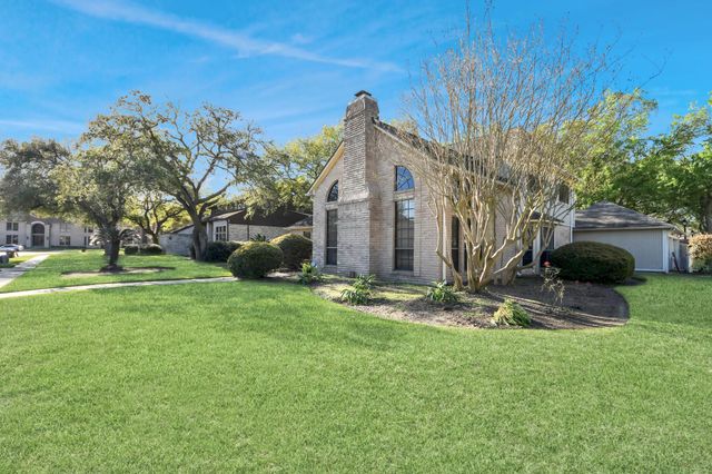 3210 Deer Creek Drive, Sugar Land, TX 77478