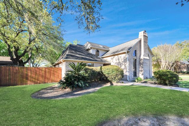 3210 Deer Creek Drive, Sugar Land, TX 77478